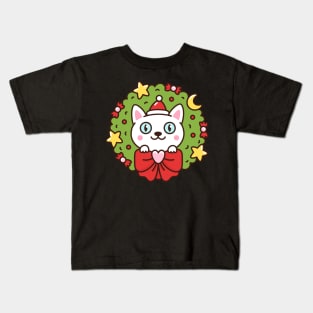 Christmas wreath with cute cat Kids T-Shirt